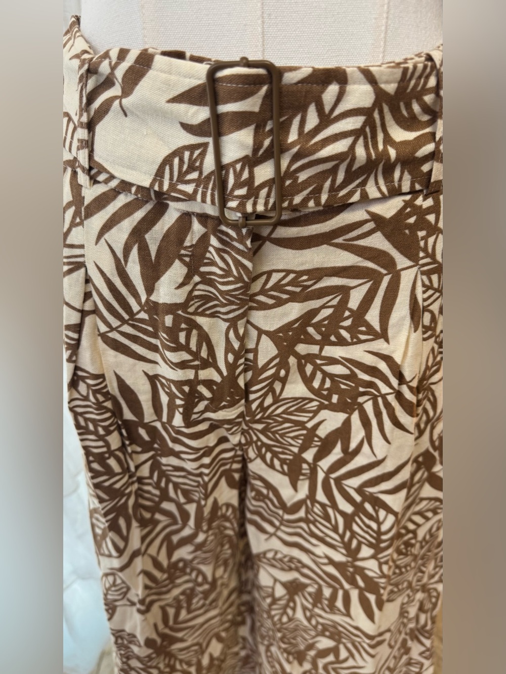 House of Harlow 1960 Beige and Brown Leaf Print Wide Leg Pants & Top Set - Picture 4 of 14